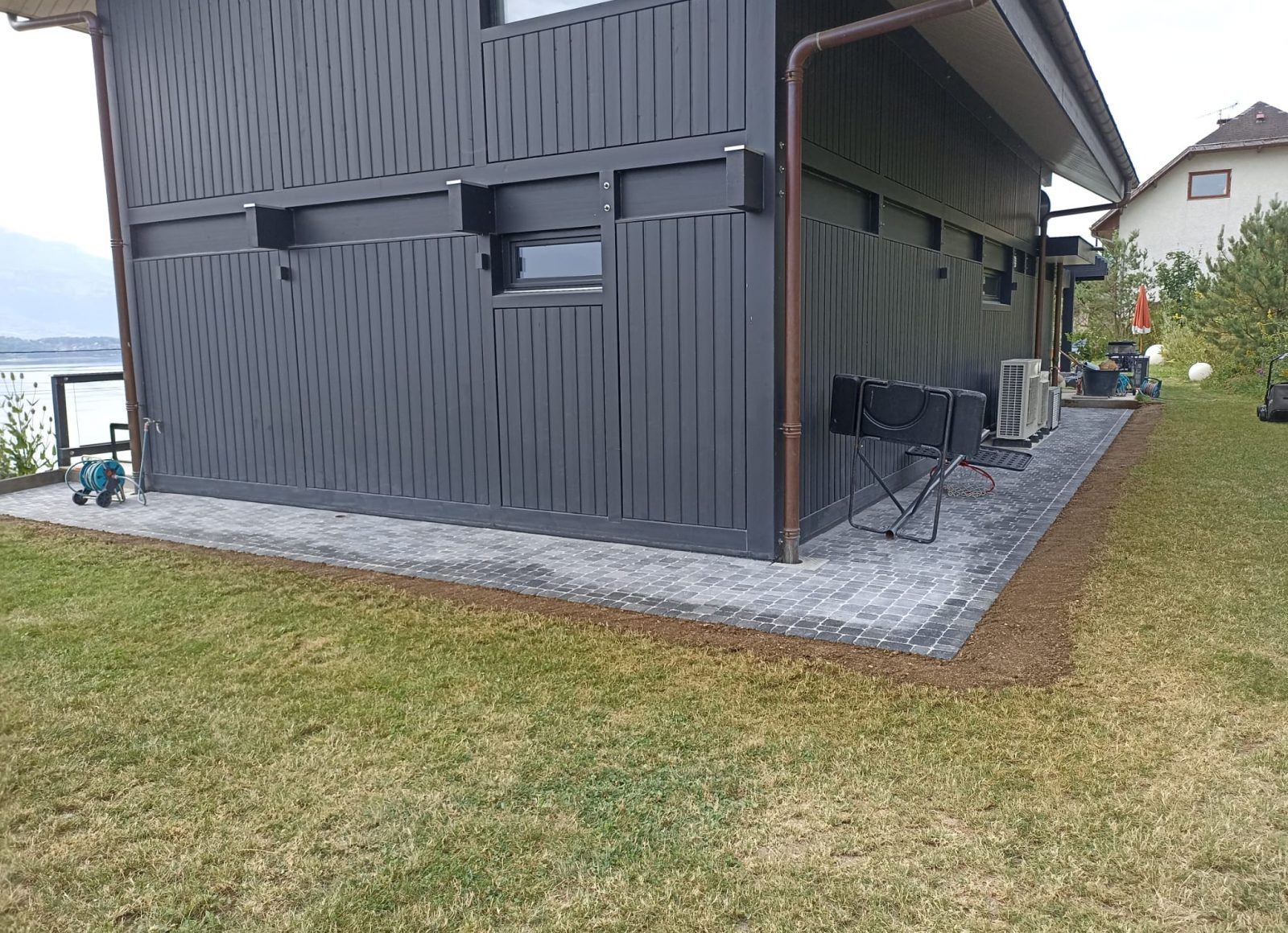 Création de bandes de propreté en Savoie - Paysagiste Rat Patron Jardins